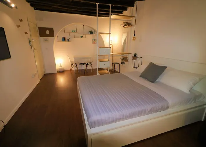 Home White Home